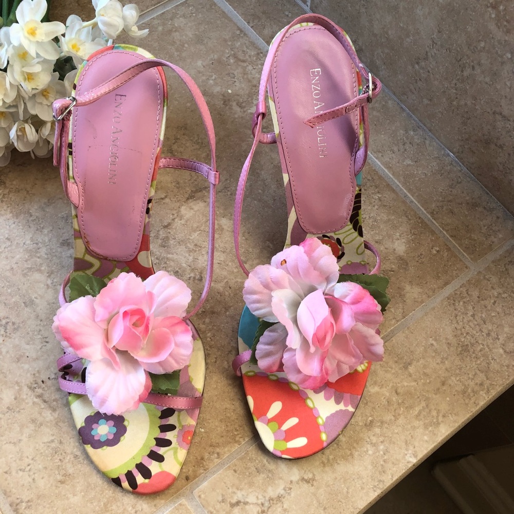 FABULOUS HEELS!! Pink hibiscus heels- size 9.5